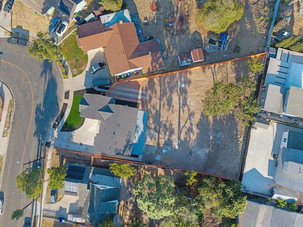 7085 Madrone Avenue, San Diego, California 92114 home-pic-5